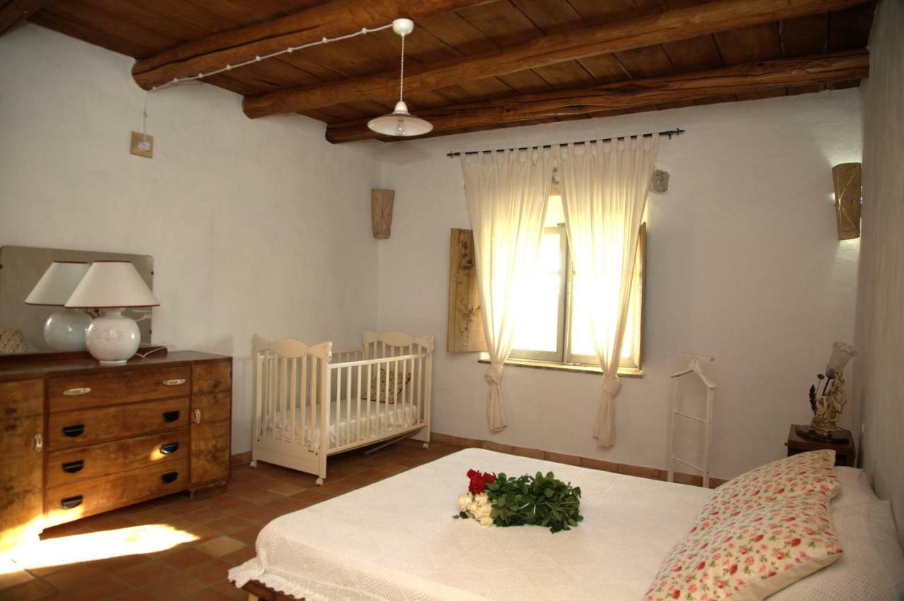 Domus Antiga Appartamenti San Giovanni Suèrgiu Exterior foto